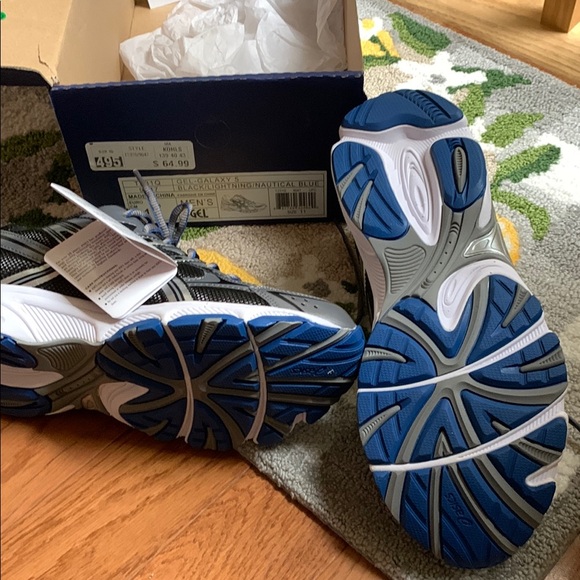 Asics Black and White Athletic Shoes with Mesh Upper - Picture 2 of 2